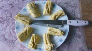“夕餐落英”------碧玉玫瑰金丝卷的做法步骤:11