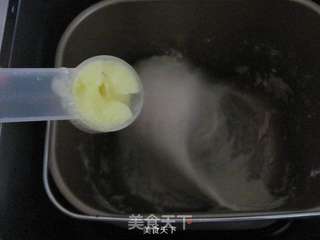 桑葚酱毛毛虫面包的做法步骤:2