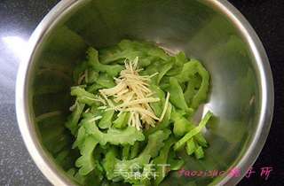 姜丝儿拌苦瓜的做法步骤:6