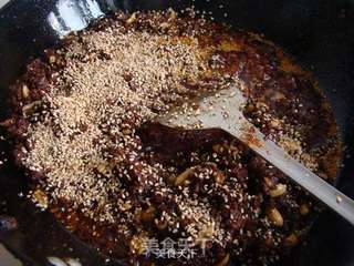 香辣牛肉酱的做法步骤:9