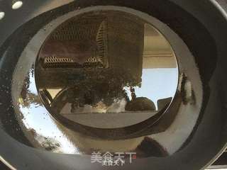 油炸蚂蚱的做法步骤:2