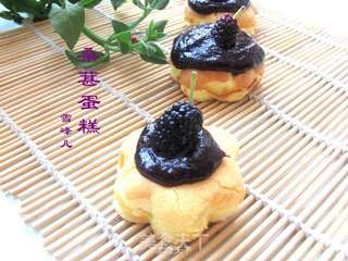 花朵桑葚蛋糕的做法步骤:10