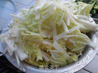 红蘑白菜的做法步骤:2