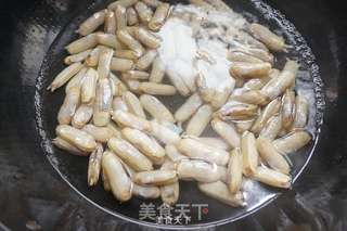 葱油甜蛏的做法步骤:2