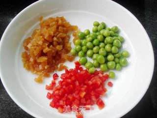 豌豆花蛤煎蛋的做法步骤:2