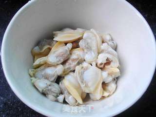 豌豆花蛤煎蛋的做法步骤:3