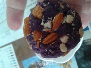 果仁紫薯饼的做法步骤：6