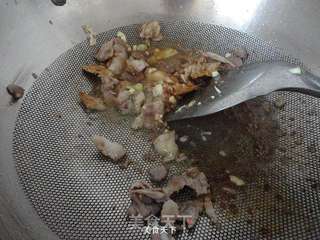 西兰花炒胡萝卜肉的做法步骤:8
