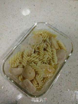 鸡蛋鱼丸蒸意面的做法步骤:4