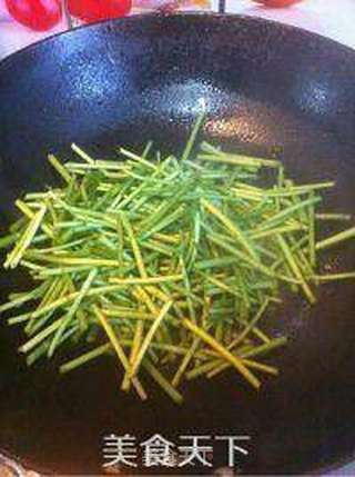 芦蒿炒豆干的做法步骤:5