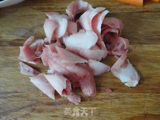 西兰花炒胡萝卜肉的做法步骤:3
