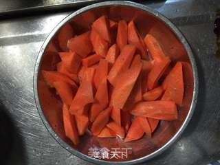 抗衰老食谱---胡萝卜炒腐竹的做法步骤:3