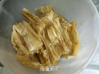 抗衰老食谱---胡萝卜炒腐竹的做法步骤:4