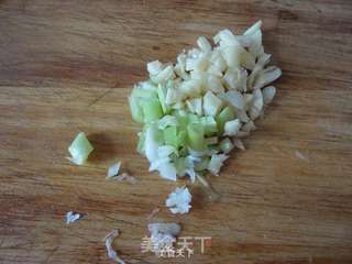 西兰花炒胡萝卜肉的做法步骤:4