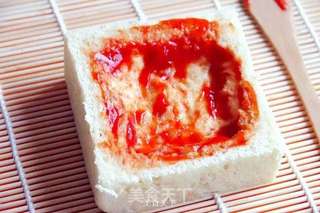 DIY奶酪吐司披萨的做法步骤:2