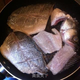 酱香鲈鱼的做法步骤:3