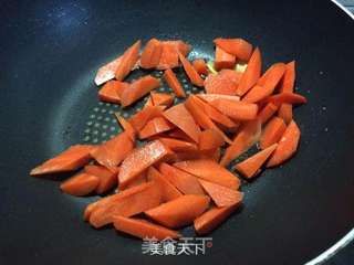 抗衰老食谱---胡萝卜炒腐竹的做法步骤:5