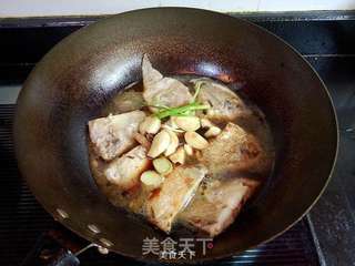 蒜子红烧小鲳鱼的做法步骤:9
