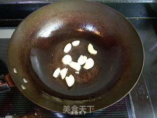 蒜子红烧小鲳鱼的做法步骤:3