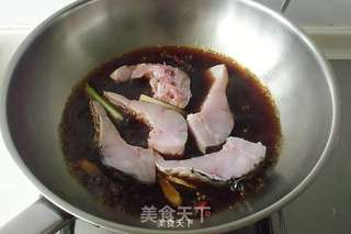 魔芋结烧鱼块的做法步骤:6