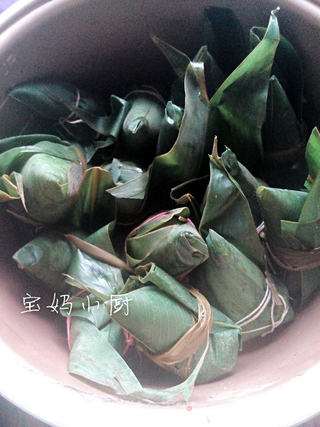 肉粽子的做法步骤:10