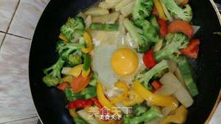 彩椒煎蛋的做法步骤:11