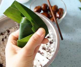 甜蜜的红豆蜜枣粽的做法步骤:10