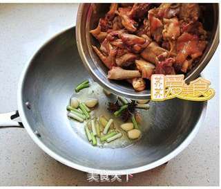 鲜香滑嫩的超级经典下饭菜【黄焖鸡】的做法步骤:5