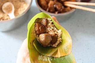 台式花菇烧肉粽的做法步骤:12