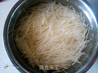 凉拌土豆丝的做法步骤:4