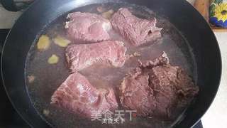 五香卤牛肉的做法步骤：4