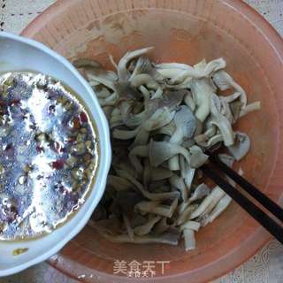 凉拌平菇的做法步骤:8