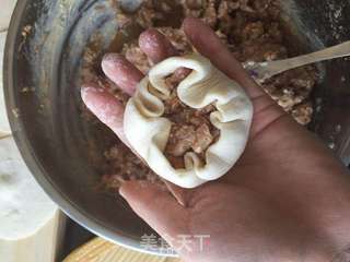 牛肉圆葱小笼包的做法步骤:15