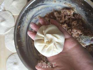 牛肉圆葱小笼包的做法步骤:16
