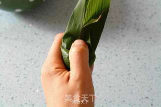 圆锥碱水白米粽的做法步骤:7