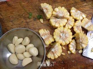 饭店美味在家做-蒜子玉米煲牛肉的做法步骤:3
