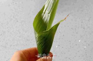 圆锥碱水白米粽的做法步骤:3