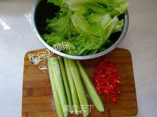 麻辣贝裙豆皮卷的做法步骤:2