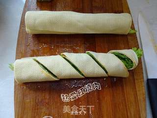 麻辣贝裙豆皮卷的做法步骤:8