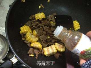 饭店美味在家做-蒜子玉米煲牛肉的做法步骤:9