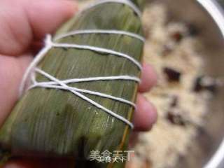 花生米酱肉糯米粽的做法步骤:10
