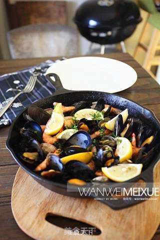 墨鱼汁海鲜饭的做法步骤:19
