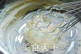 杏仁牛油小花曲奇的做法步骤:2