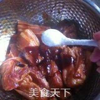 蛋黄肉粽的做法步骤:4