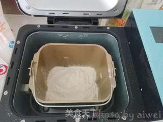 海苔肉松面包卷的做法步骤:2