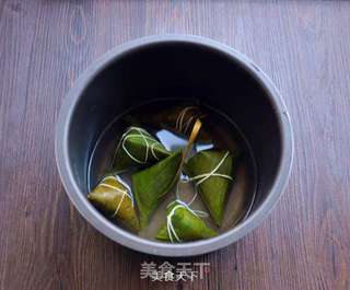 浓香味的腊肠粽的做法步骤:10