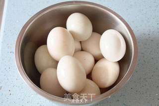 红油咸鸭蛋的做法步骤:2