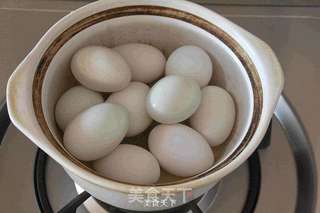 红油咸鸭蛋的做法步骤:5