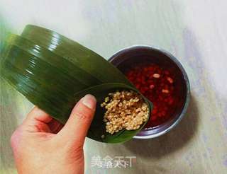 浓香味的腊肠粽的做法步骤:4