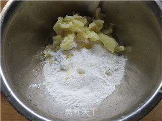 筋道弹牙--土豆糯米饼的做法步骤:6